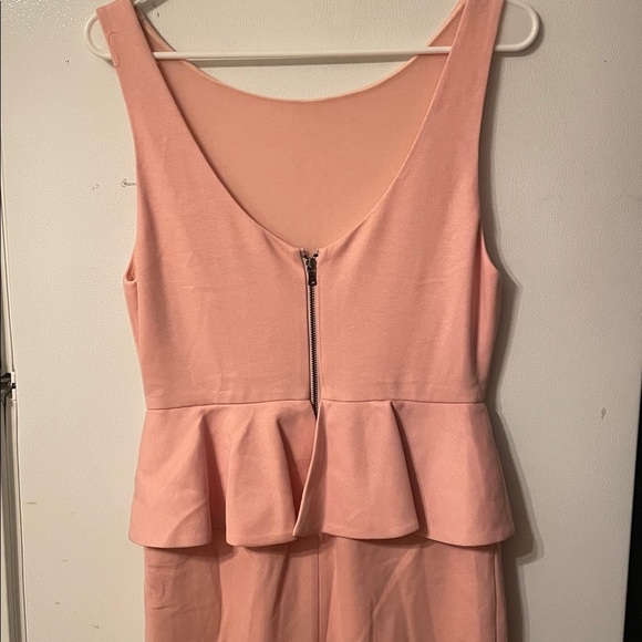 Alice + Olivia Size 8 Pink Shiny Peplum Midi Dress - Picture 6 of 9